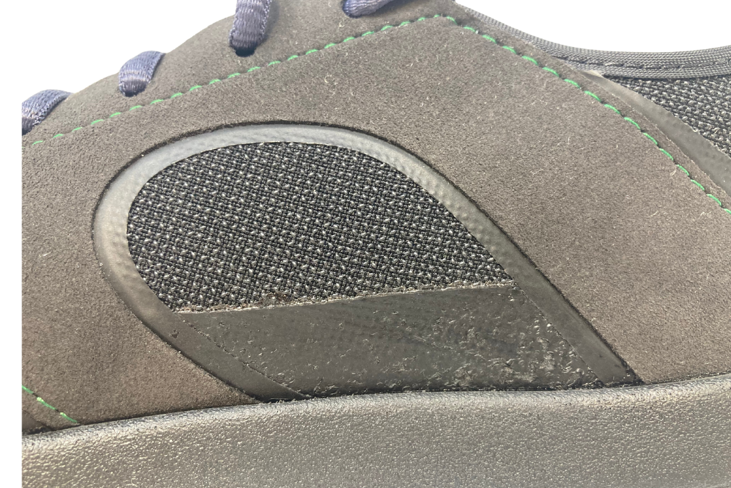 NS2 Size 14- Right shoe discolored inside